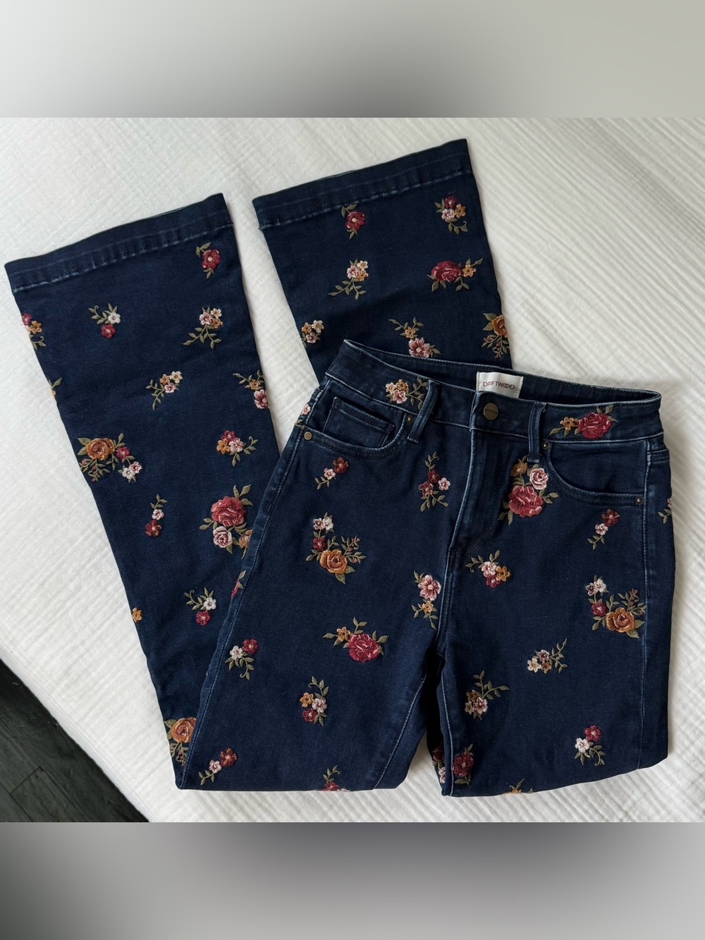 Driftwood Wyatt embroidered jeans 25 bootcut flare dark wash floral